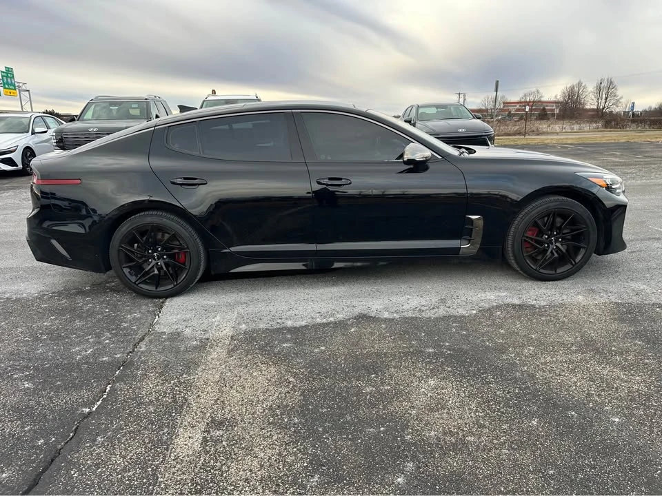 2022 Kia Stinger - Image 2 of 16