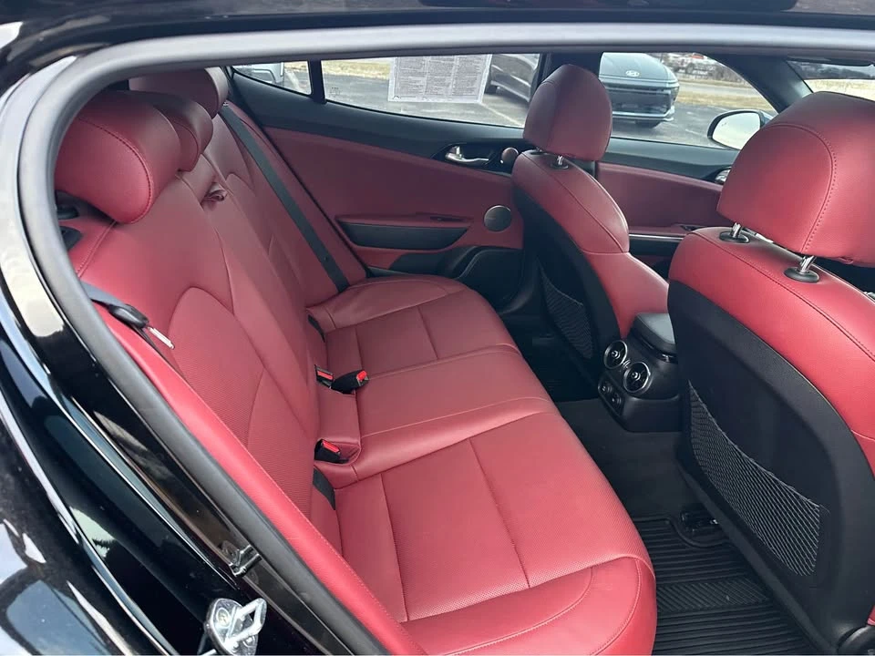 2022 Kia Stinger - Image 10 of 16