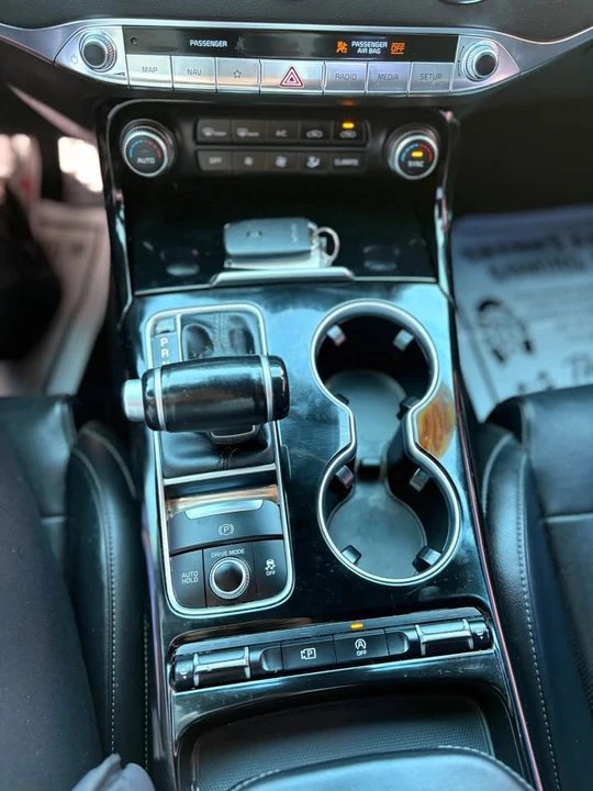 2022 Kia Stinger - Image 14 of 17