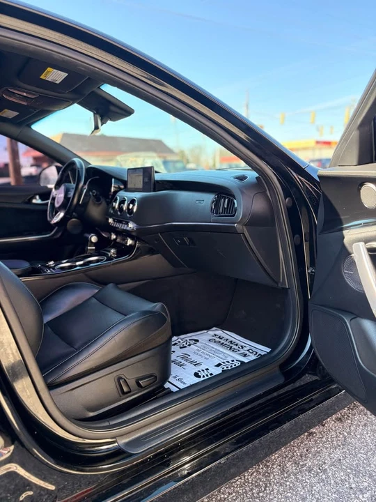 2022 Kia Stinger - Image 7 of 17