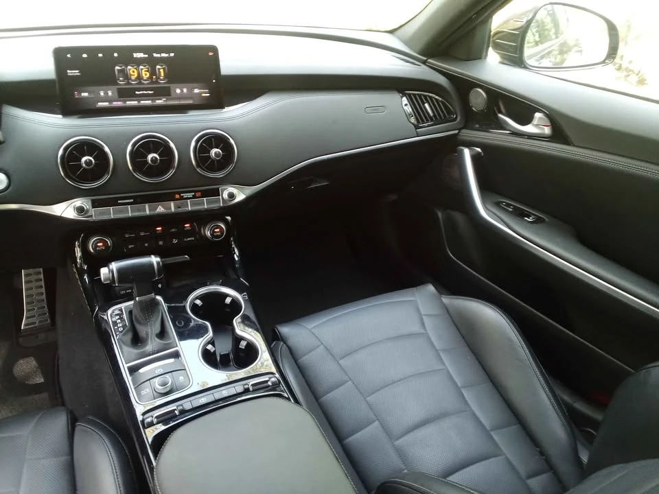 2022 Kia Stinger - Image 6 of 17