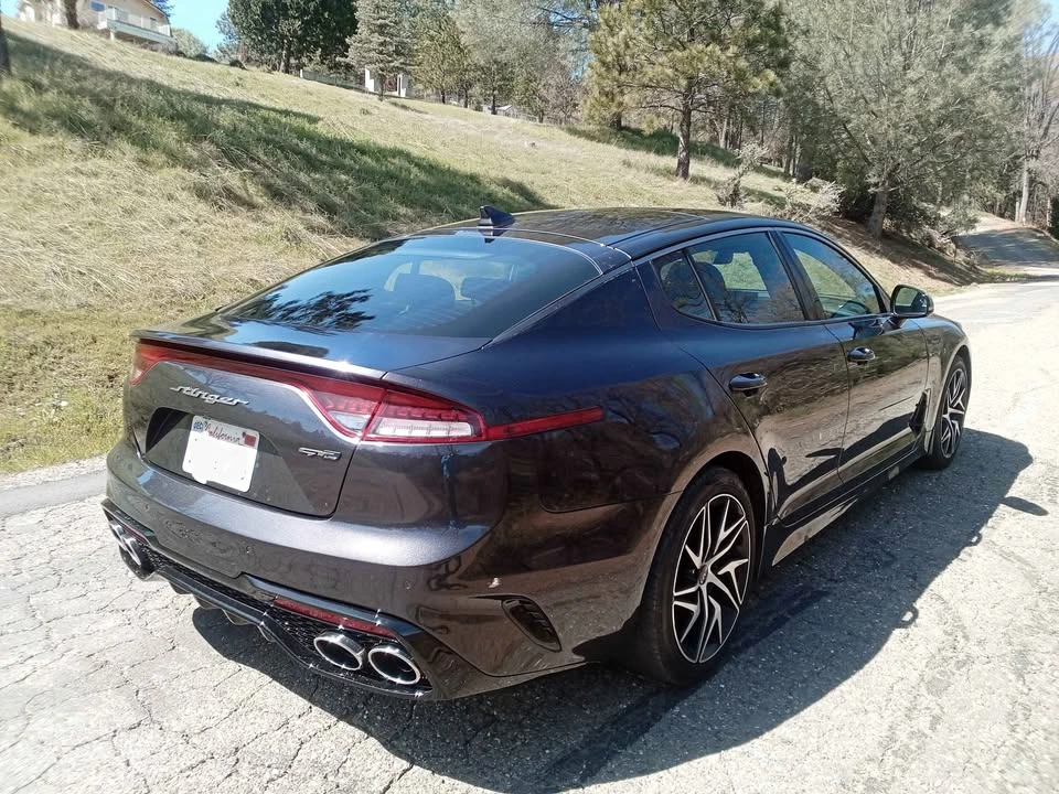 2022 Kia Stinger - Image 2 of 17