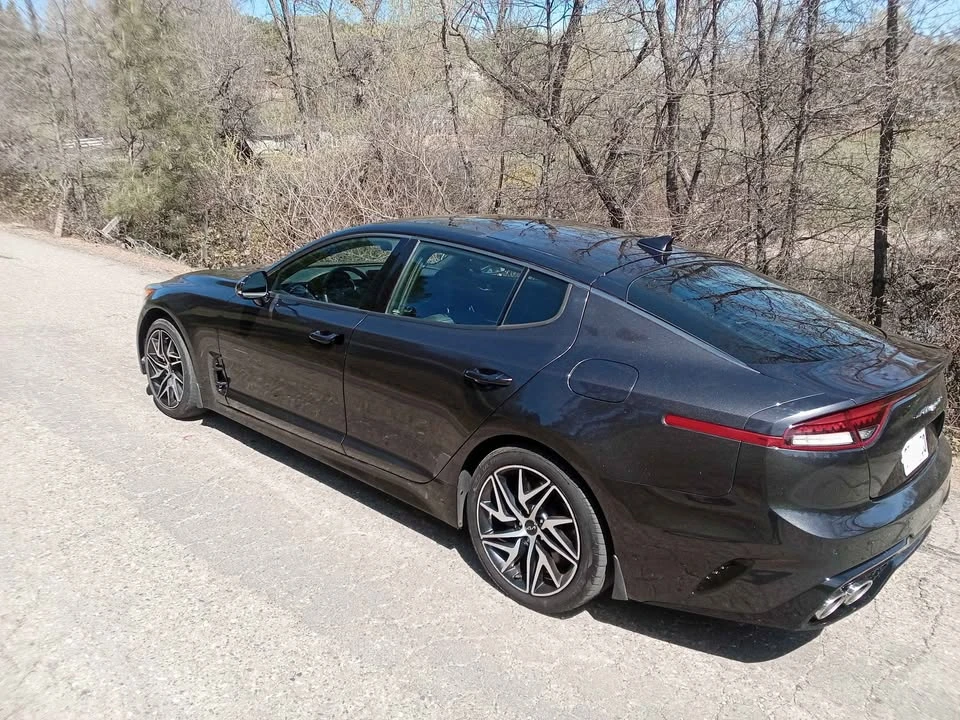 2022 Kia Stinger - Image 15 of 17