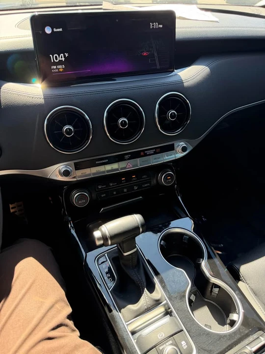 2022 Kia Stinger - Image 8 of 11