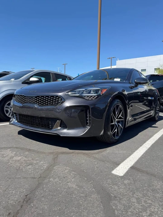 2022 Kia Stinger - Image 2 of 11