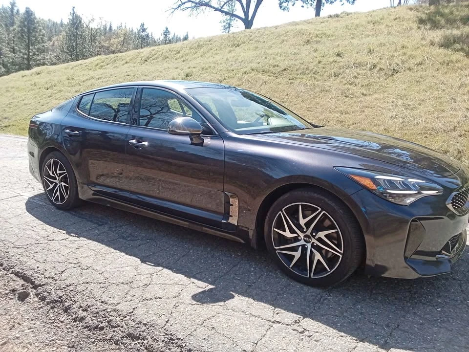 2022 Kia Stinger - Image 2 of 14