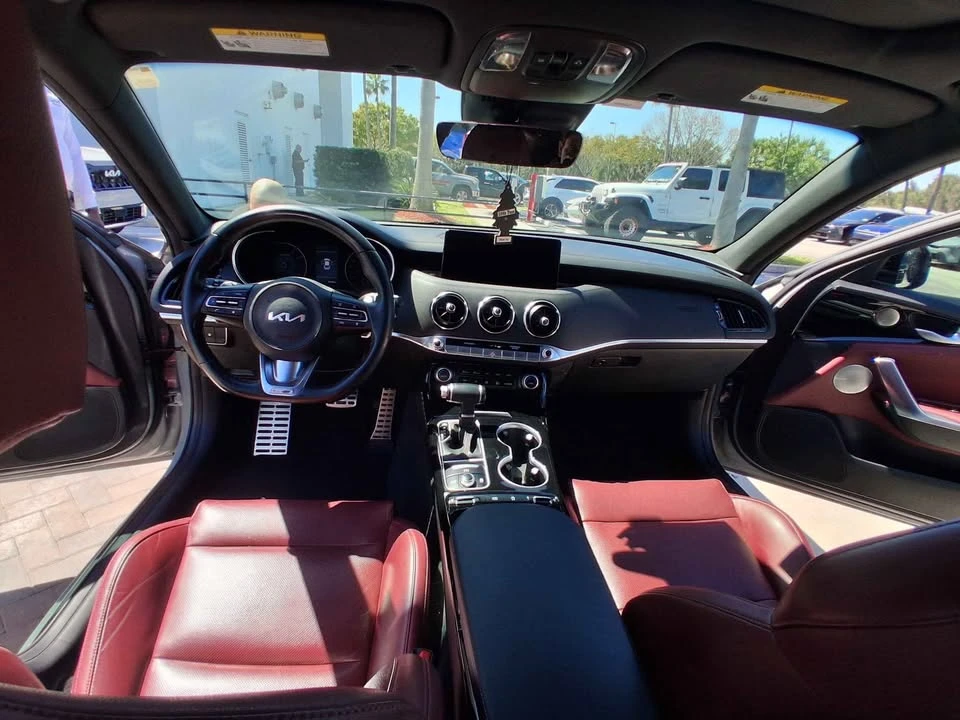 2022 Kia Stinger - Image 10 of 12