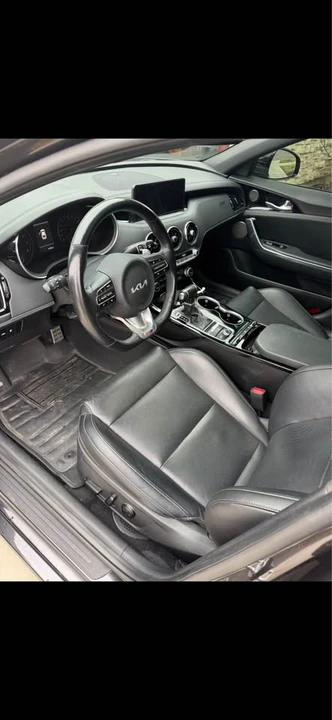 2022 Kia Stinger - Image 7 of 9