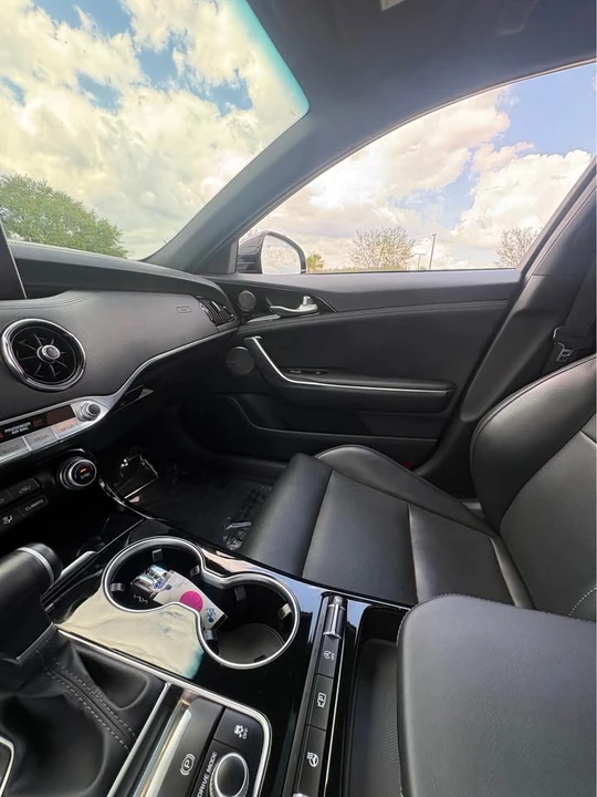 2022 Kia Stinger - Image 15 of 20