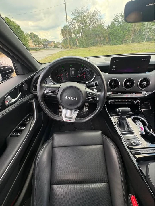 2022 Kia Stinger - Image 13 of 20