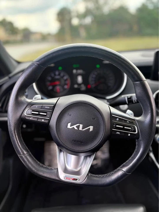 2022 Kia Stinger - Image 16 of 20