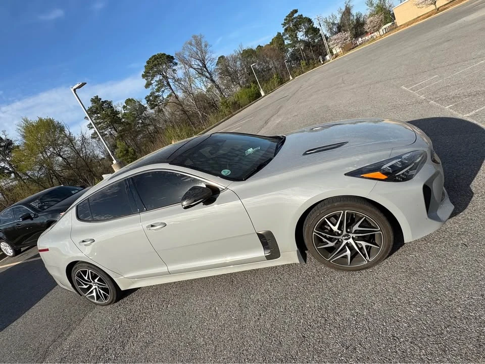 2022 Kia Stinger - Image 2 of 7