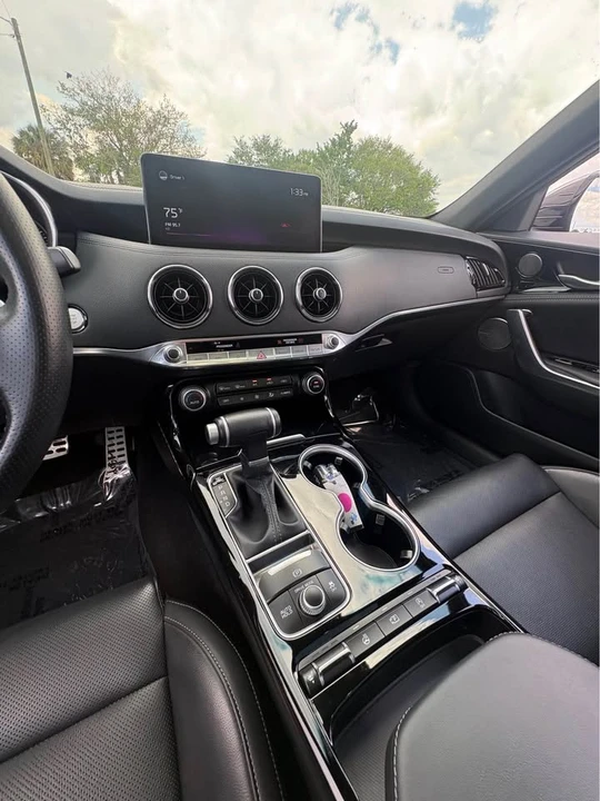 2022 Kia Stinger - Image 14 of 20