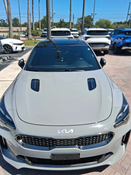 2022 Kia Stinger - Image 2 of 12