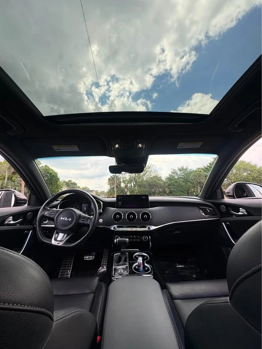 2022 Kia Stinger - Image 12 of 20