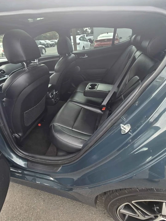 2022 Kia Stinger - Image 7 of 9