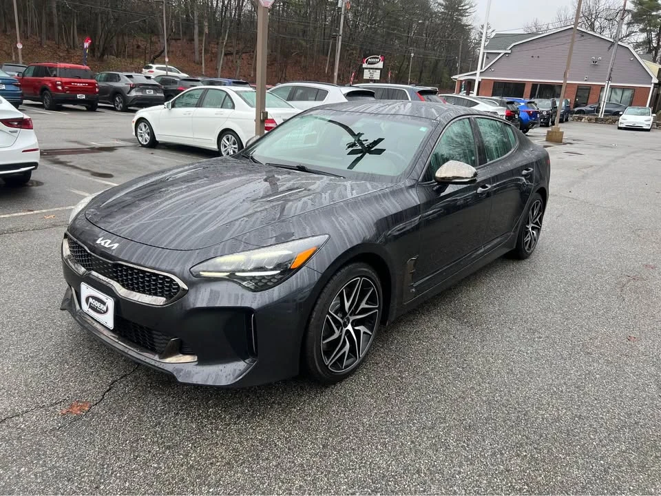 2022 Kia Stinger - Image 2 of 15