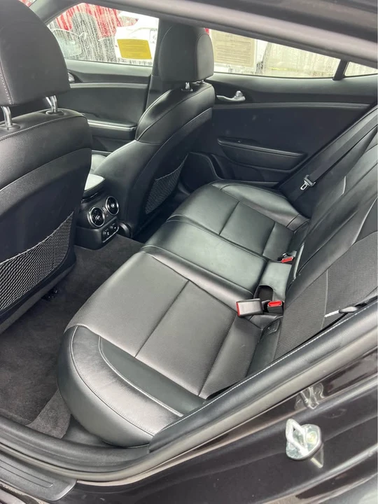 2022 Kia Stinger - Image 11 of 15