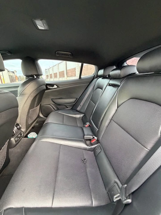 2022 Kia Stinger - Image 18 of 19