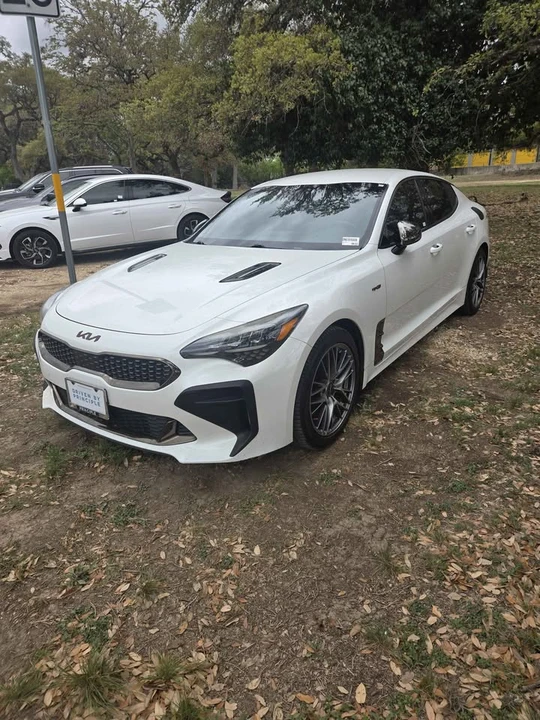 2022 Kia Stinger - Image 2 of 3
