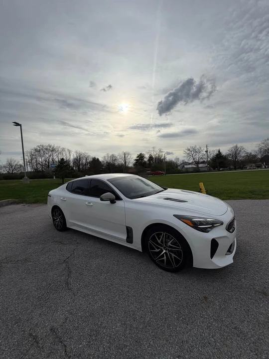 2022 Kia Stinger - Image 2 of 19