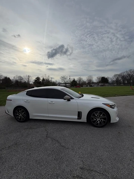 2022 Kia Stinger - Image 8 of 19