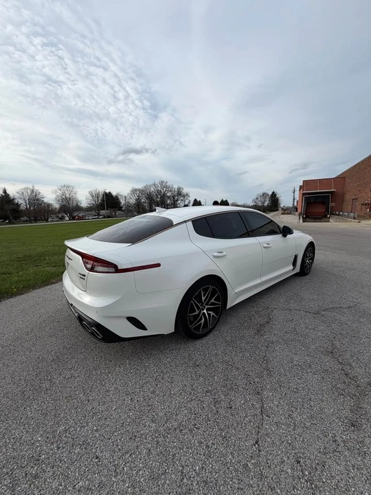 2022 Kia Stinger - Image 10 of 19