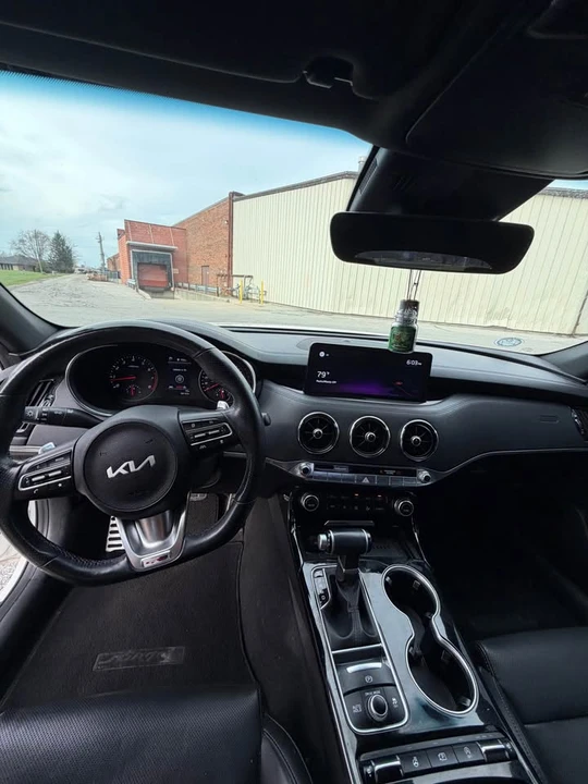 2022 Kia Stinger - Image 16 of 19