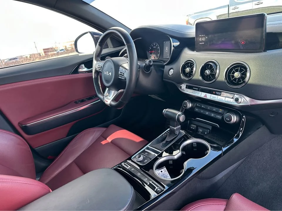 2022 Kia Stinger - Image 3 of 17