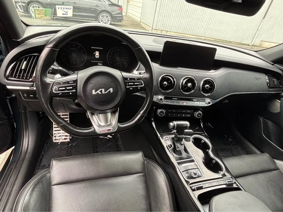 2022 Kia Stinger - Image 6 of 10