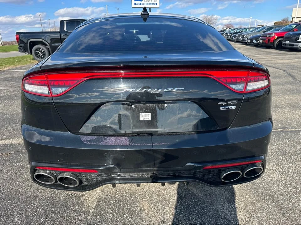 2022 Kia Stinger - Image 9 of 17