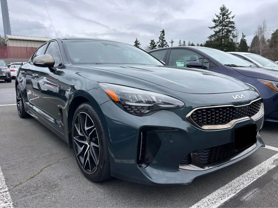 2022 Kia Stinger - Image 2 of 10