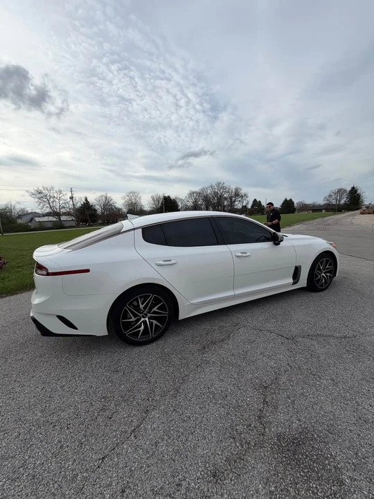 2022 Kia Stinger - Image 9 of 19