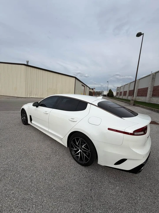2022 Kia Stinger - Image 13 of 19