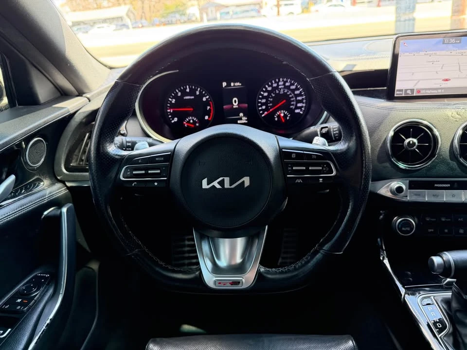 2022 Kia Stinger - Image 17 of 19