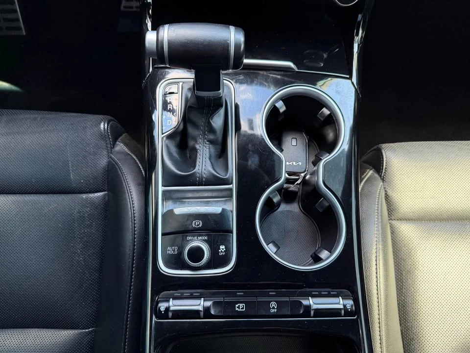 2022 Kia Stinger - Image 16 of 19