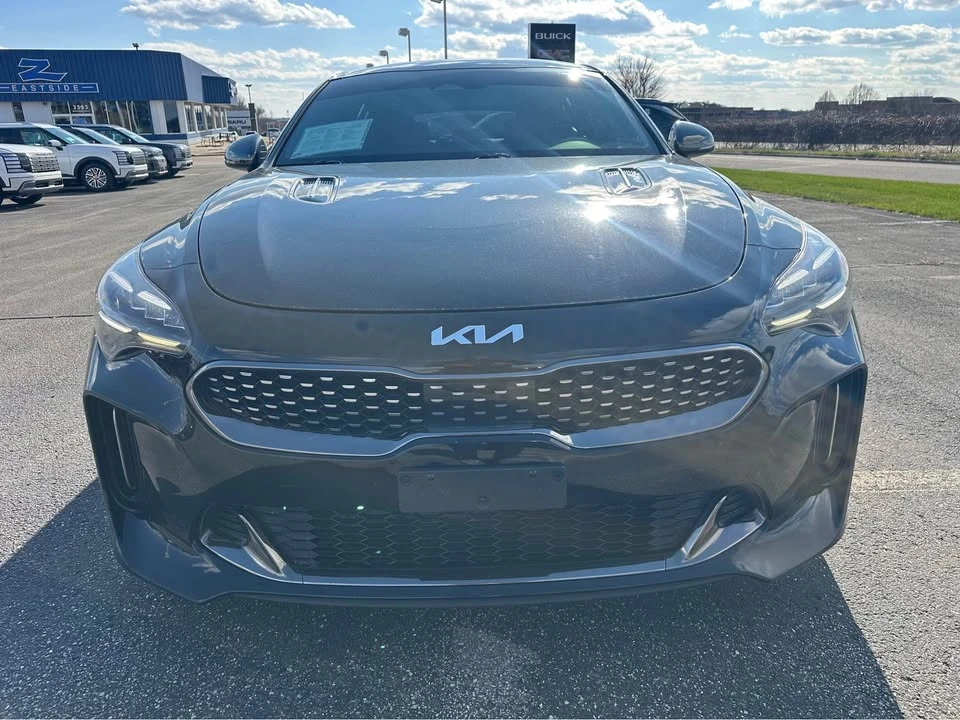 2022 Kia Stinger - Image 8 of 17