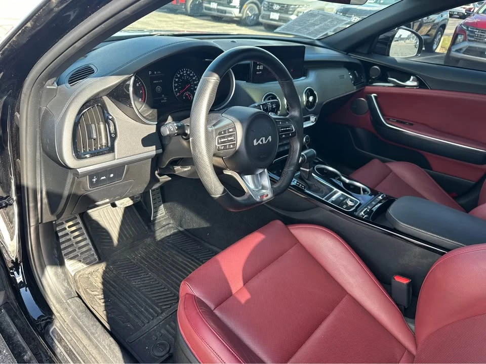 2022 Kia Stinger - Image 12 of 17