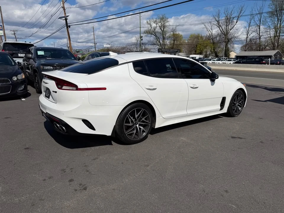 2022 Kia Stinger - Image 2 of 19