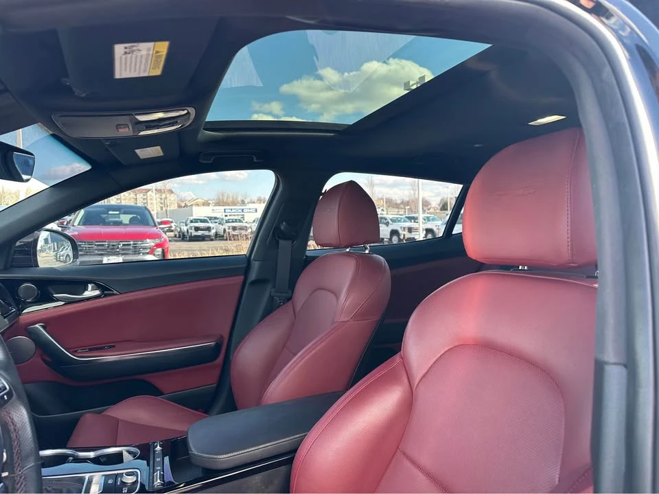 2022 Kia Stinger - Image 5 of 17