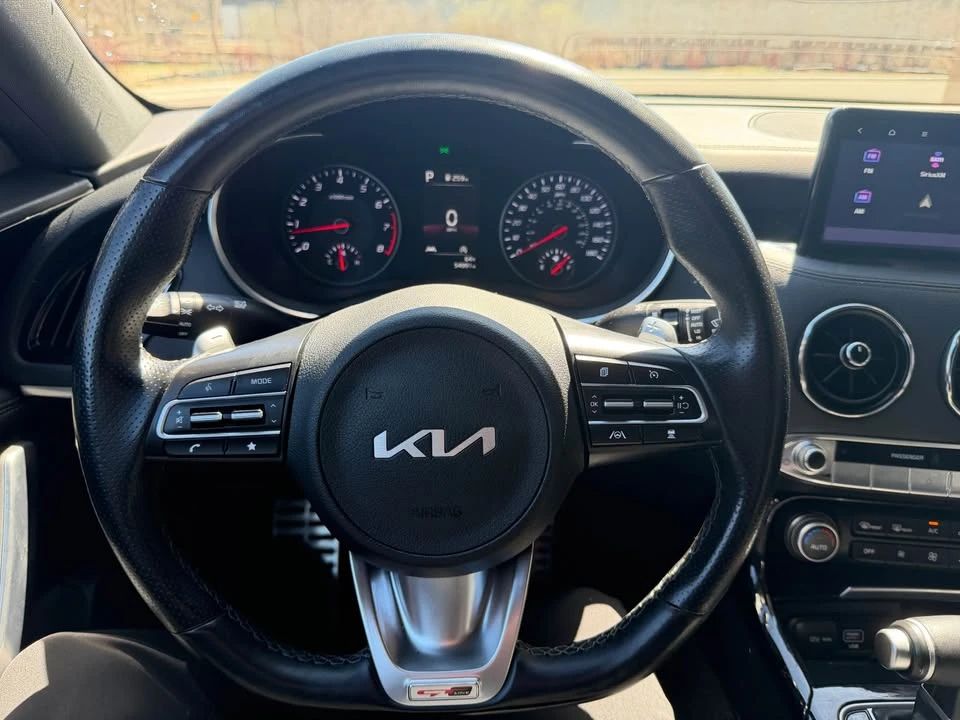 2022 Kia Stinger - Image 14 of 17