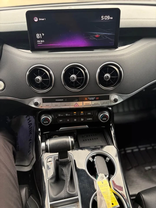 2022 Kia Stinger - Image 10 of 11