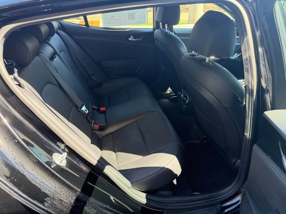 2022 Kia Stinger - Image 12 of 17