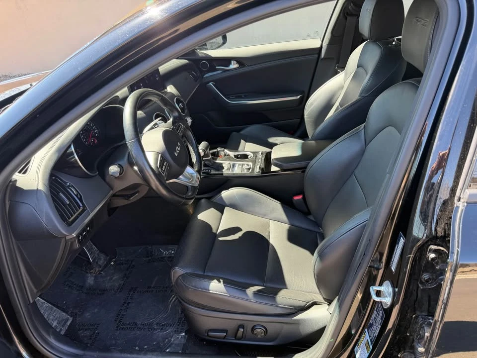 2022 Kia Stinger - Image 10 of 17