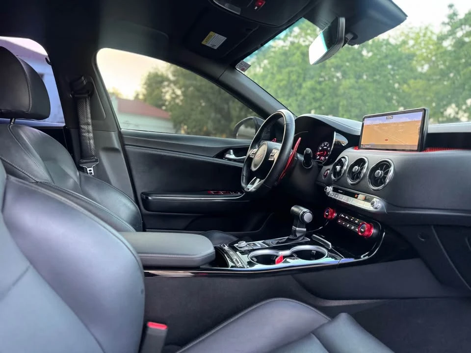 2022 Kia Stinger GT - Image 13 of 18