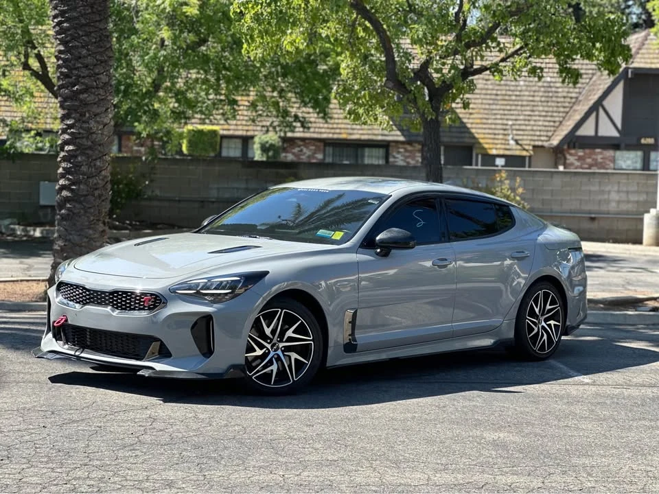 2022 Kia Stinger - Image 2 of 17