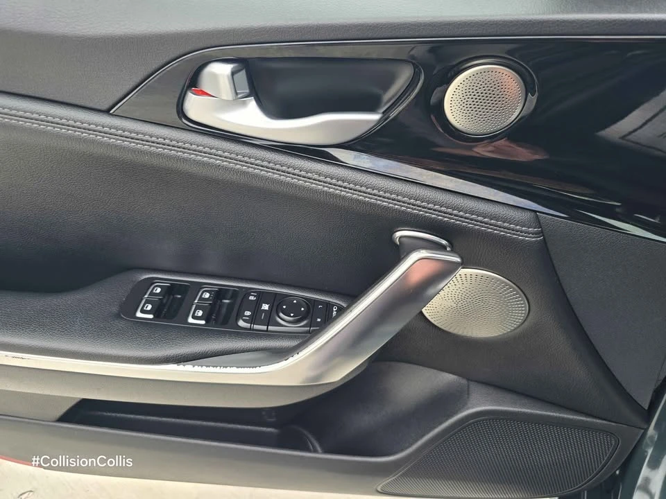 2022 Kia Stinger - Image 18 of 19