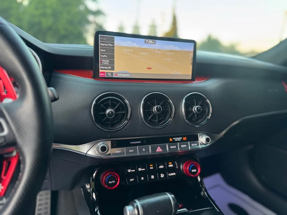 2022 Kia Stinger GT - Image 16 of 18