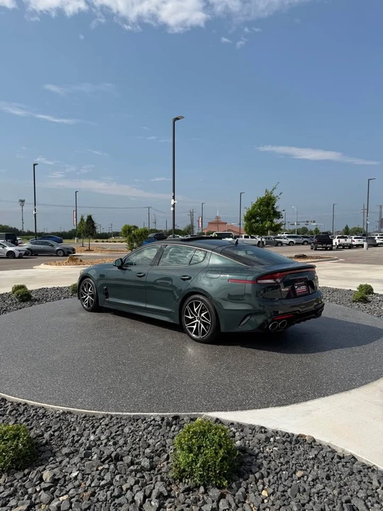 2022 Kia Stinger - Image 4 of 9