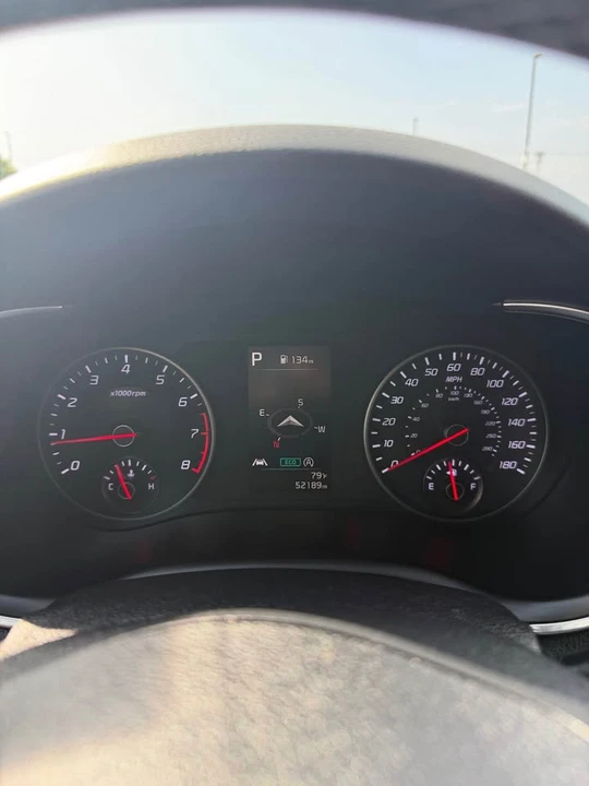 2022 Kia Stinger - Image 8 of 9